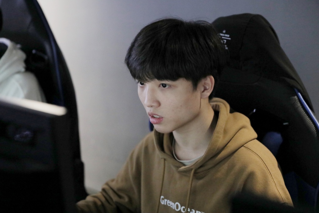 英雄联盟:小龙堡瞎子一脚踢四个!s10的fmvp预定了?
