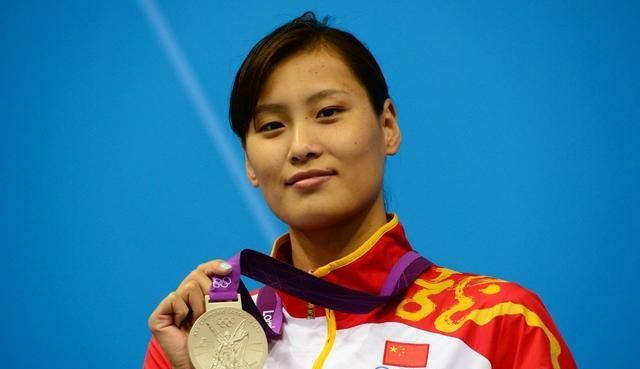 国内泳坛身材火辣的运动员,沾刘翔的光走红|陆滢|刘翔|泳坛_新浪新闻