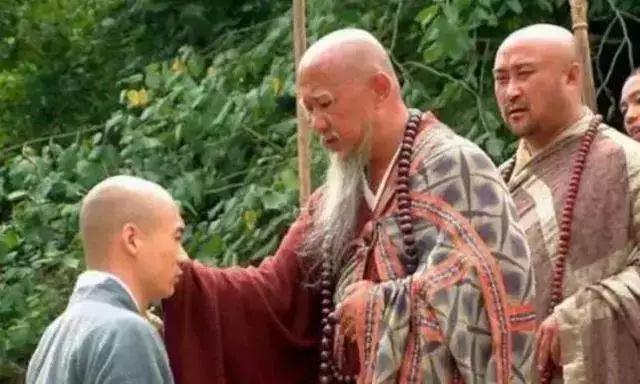 天龙中,庄聚贤修炼易筋经时日尚短,为何可以击败少林方丈?