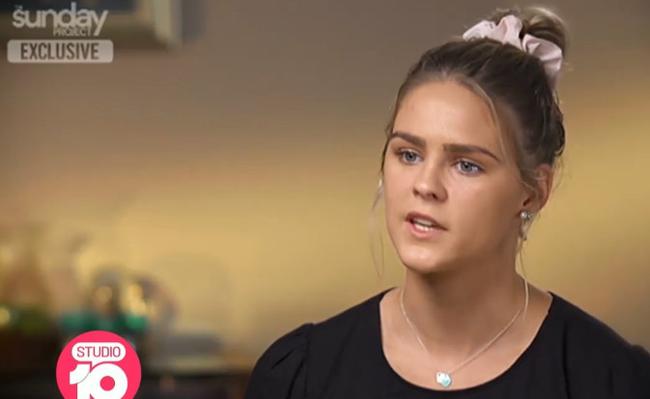 当国内媒体紧盯孙杨时,霍顿的女队友在狡辩因交叉感染欲逃脱处罚|莎娜