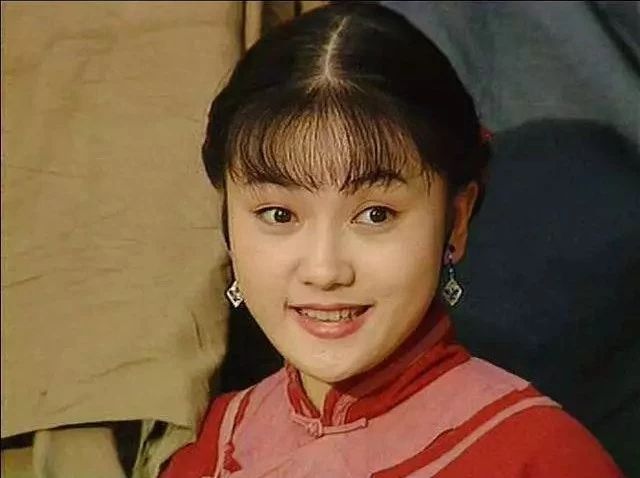 22年,是多少人的青春岁月,照片中的侯堃仍然是僧人的模样,顶着一颗