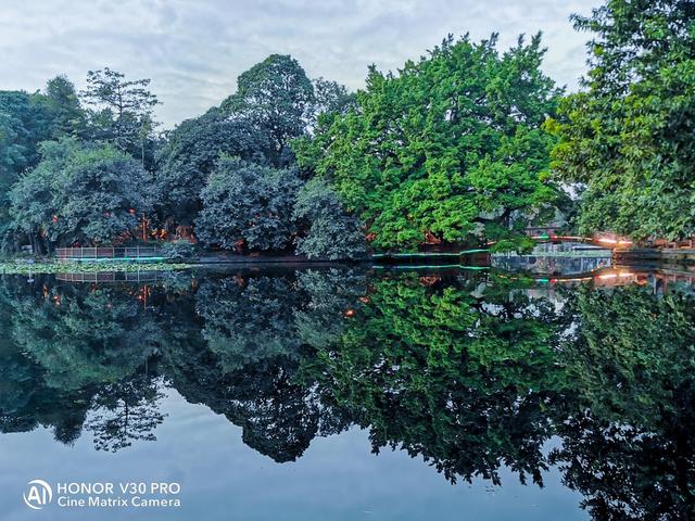 荣耀v30pro重度评测发布一个月5g手机标杆依然屹立