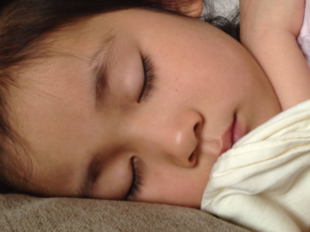 宝宝睡觉时若有这4个动作说明大脑发育好如果全中值得恭喜