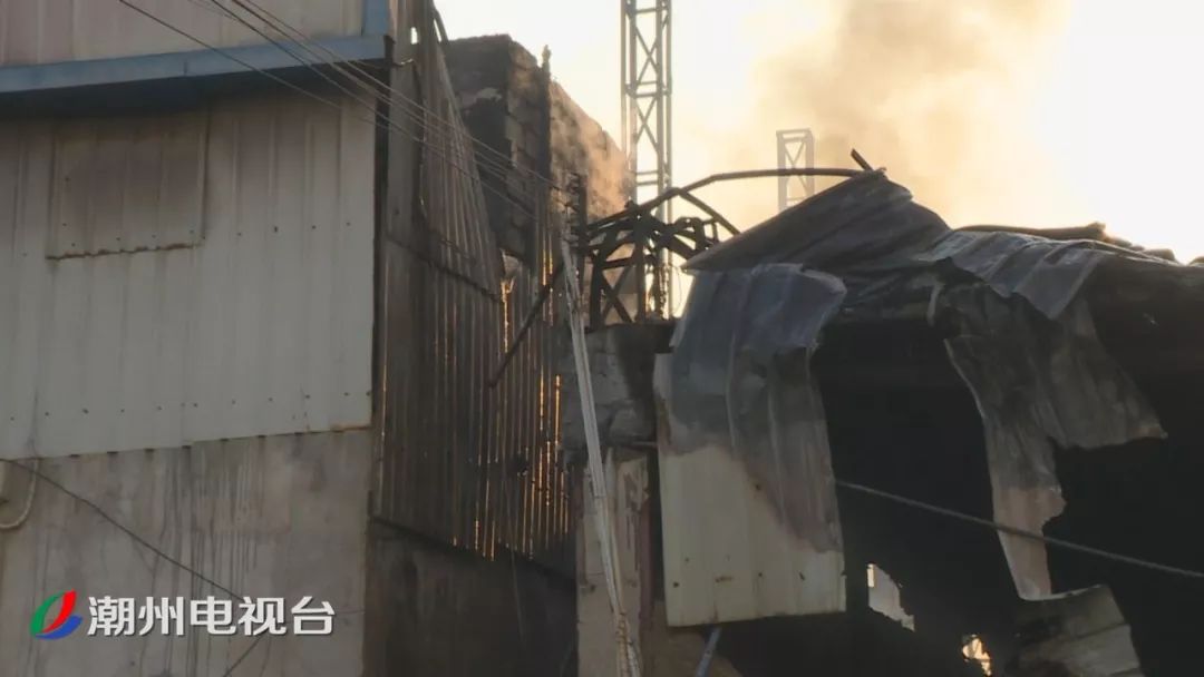 潮州古巷镇古三村一厂房突发大火火势一度十分猛烈