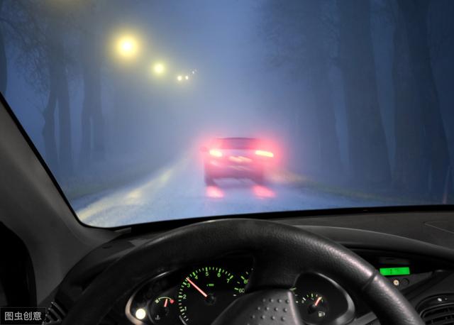 雾霾天气应该如何行车?不要再开前大灯了