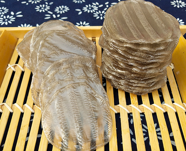 红薯小粉皮,劲道顺滑,一口一片吃起来很过瘾