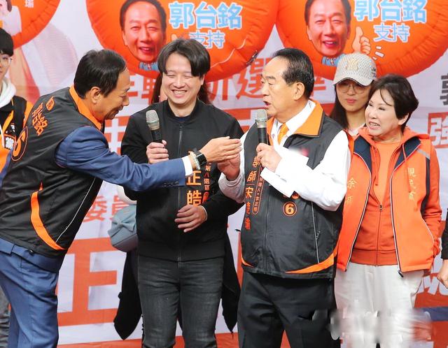 宋楚瑜穿叶问功夫装直播:祖父母的坟还在大陆