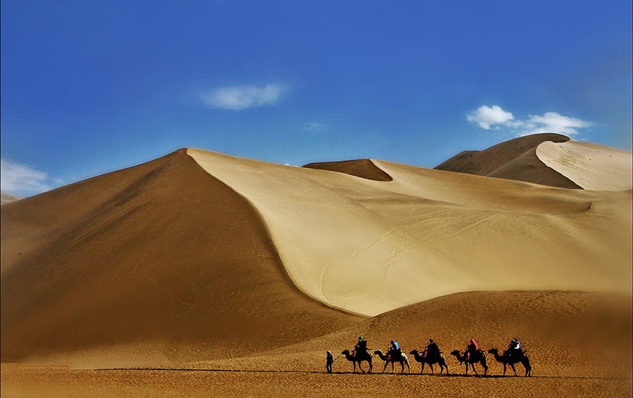 塞外风光一绝,敦煌除了莫高窟还有一座山和一湾泉,沙漠奇观
