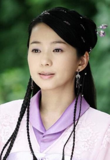 她20岁出道25岁获视后,嫁小7岁演员老公,今43岁生两胎仍像少女