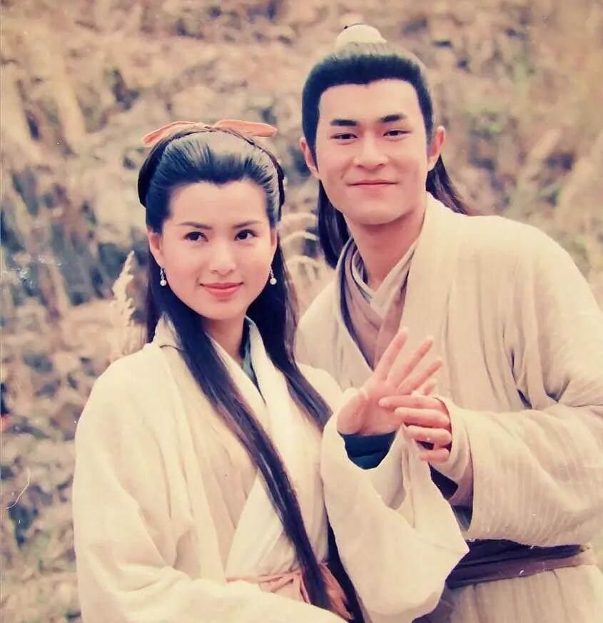 李若彤小龙女在剧中冷若冰霜,在戏外搞笑十足