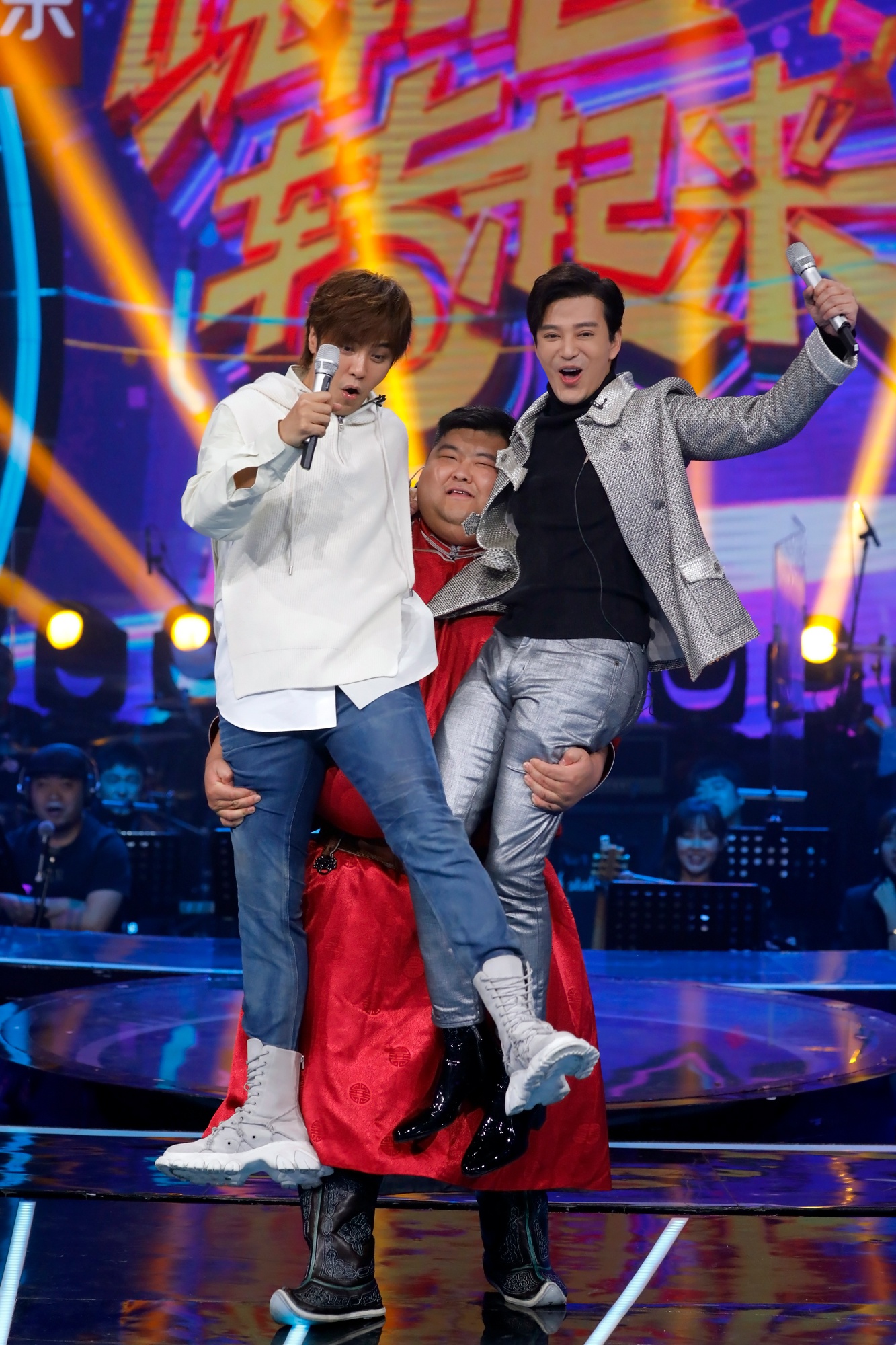 陈晓东现身《嗨唱转起来》 合体罗志祥梁咏琪上演"真人消消乐"