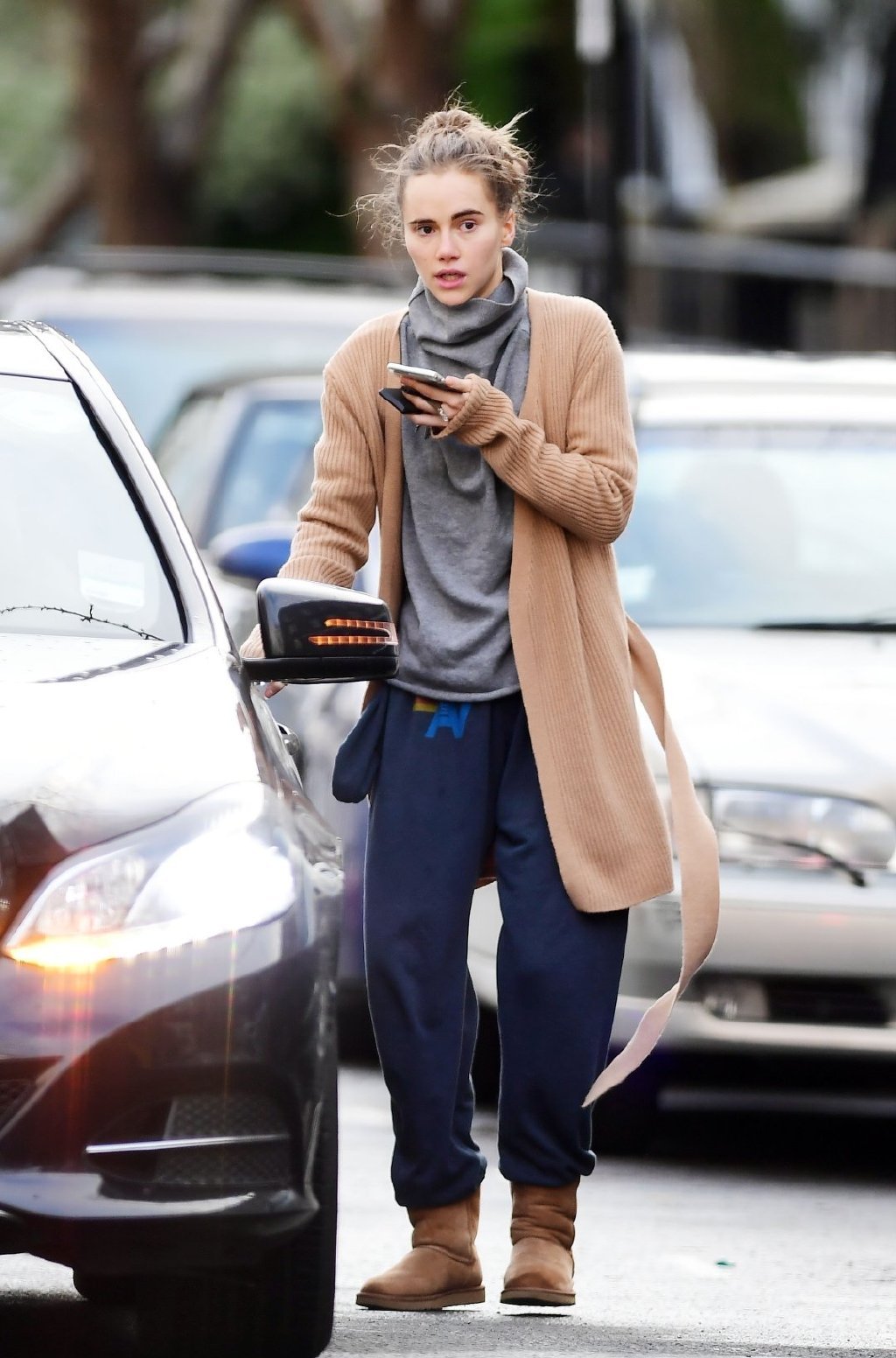 罗伯特·帕丁森女友现身街头!27岁的“水房姑娘”,气质超级治愈