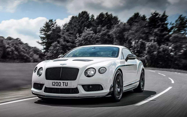 这款超拉风的轿跑便是欧陆(配置|询价)gt,是顶级豪车品牌宾利旗下的