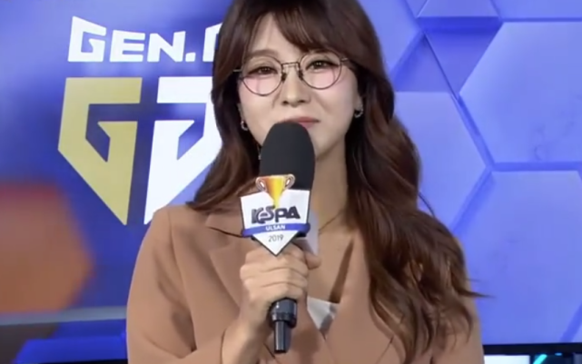 lck又有新女主持人了不比恩静差李哥又要努力拿mvp了