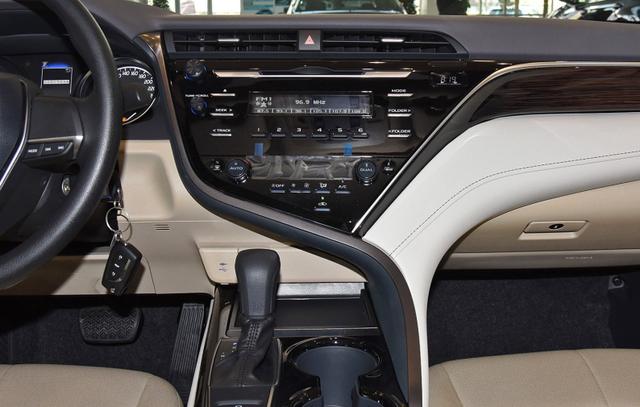 17.98万起的最“慢”丰田凯美瑞，是否值得购买？