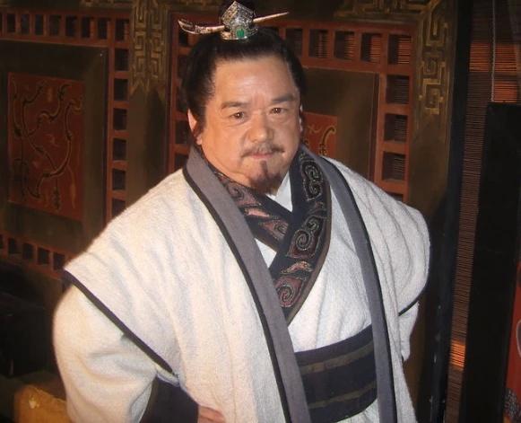 被称作"中国第一矮星",4任妻子全是高挑美女|矮星|陈三木|身高_新浪