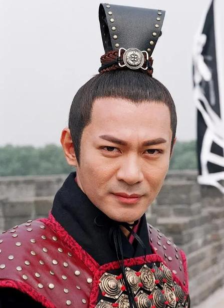 "金蛇郎君"夏雪宜近照 帅气有型风采依旧 看不出已经57岁了