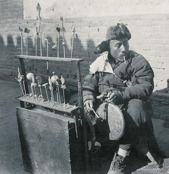 民国时期,摆摊的小买卖,来看看真实情景,别被电视剧忽悠了