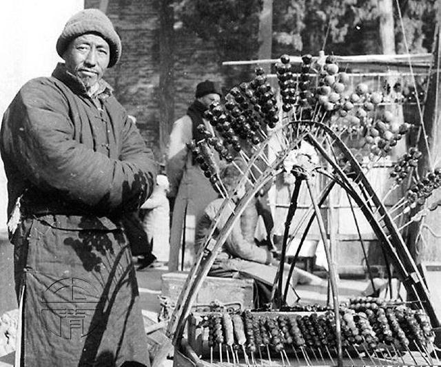 民国时期,摆摊的小买卖,来看看真实情景,别被电视剧忽悠了|小摊|小贩