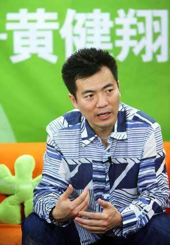 足球解说董路曝光年收入:年轻球员30万年薪不如我解说赚得多