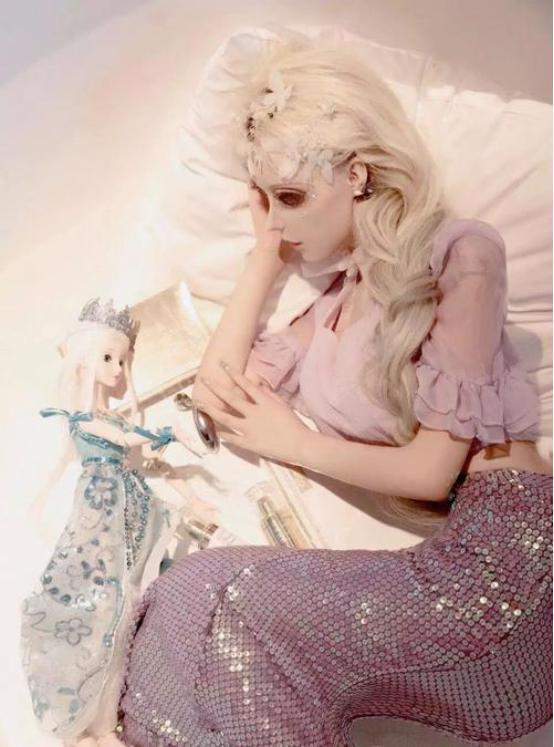 中国真人芭比迪丽拉真敢穿不仅自己大热还带火了洛丽塔裙