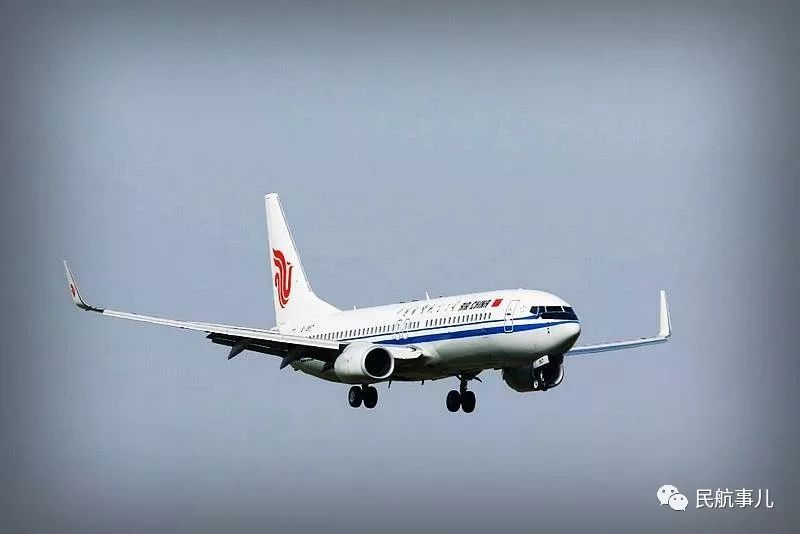 民航首架加装北斗系统的国航波音737-800飞机(b-1957)