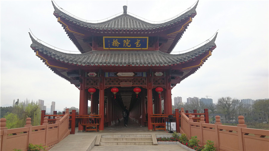 旅游在吉安白鹭洲书院廊桥