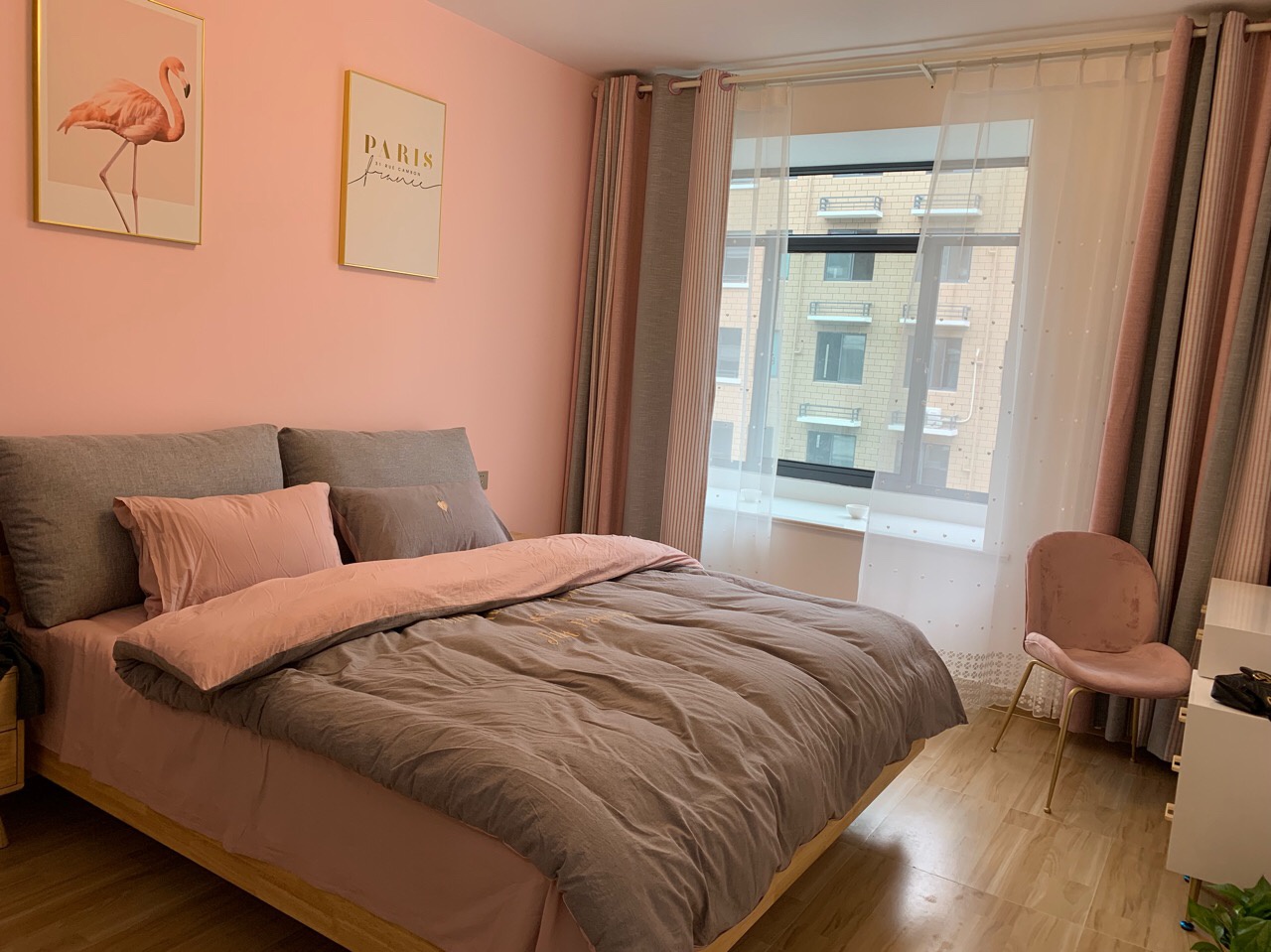 她家新房,电视墙不做一点造型,反而让人着迷,全屋很漂亮!晒晒