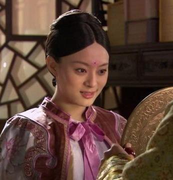 在额头画花的梅花妆这么多女星都尝试过但也不是人人都好看