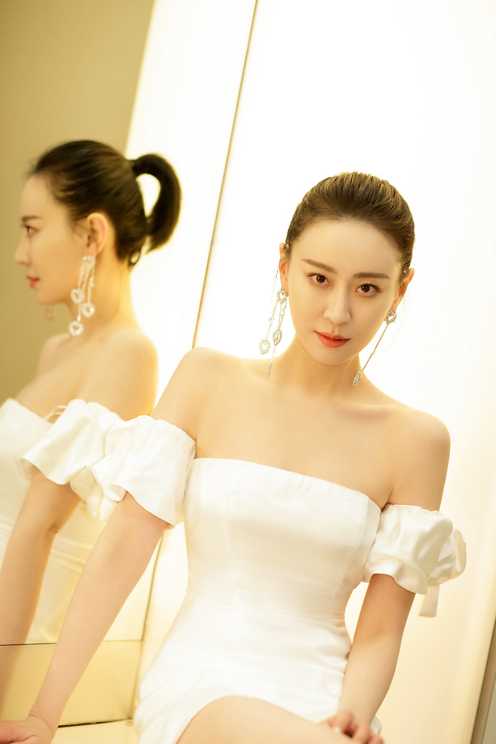 王乐君亮相跨年晚会直角肩惊艳女神范max