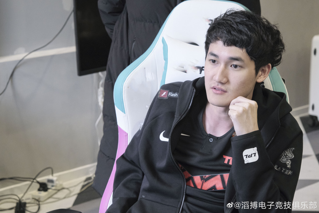英雄联盟:德杯失利,卡萨已被tes抛弃?训练赛已不上卡萨!