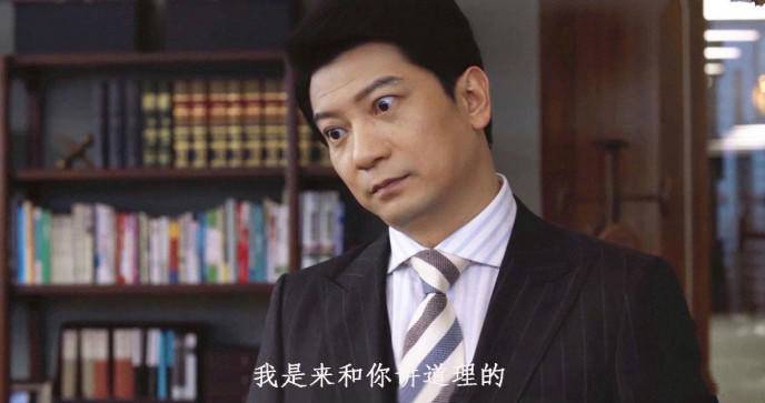 和汤唯同居过的王启年又凭精英律师火了人气超靳东