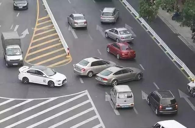 如何掉头不违章?看看吧