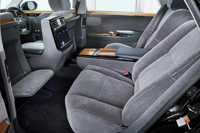 日系最顶级豪车从来都不是雷克萨斯LS，而是它