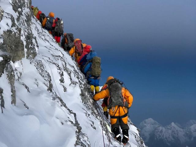 珠穆朗玛峰一直是登山爱好者的向往,但其高度与艰险程度让一些普通的