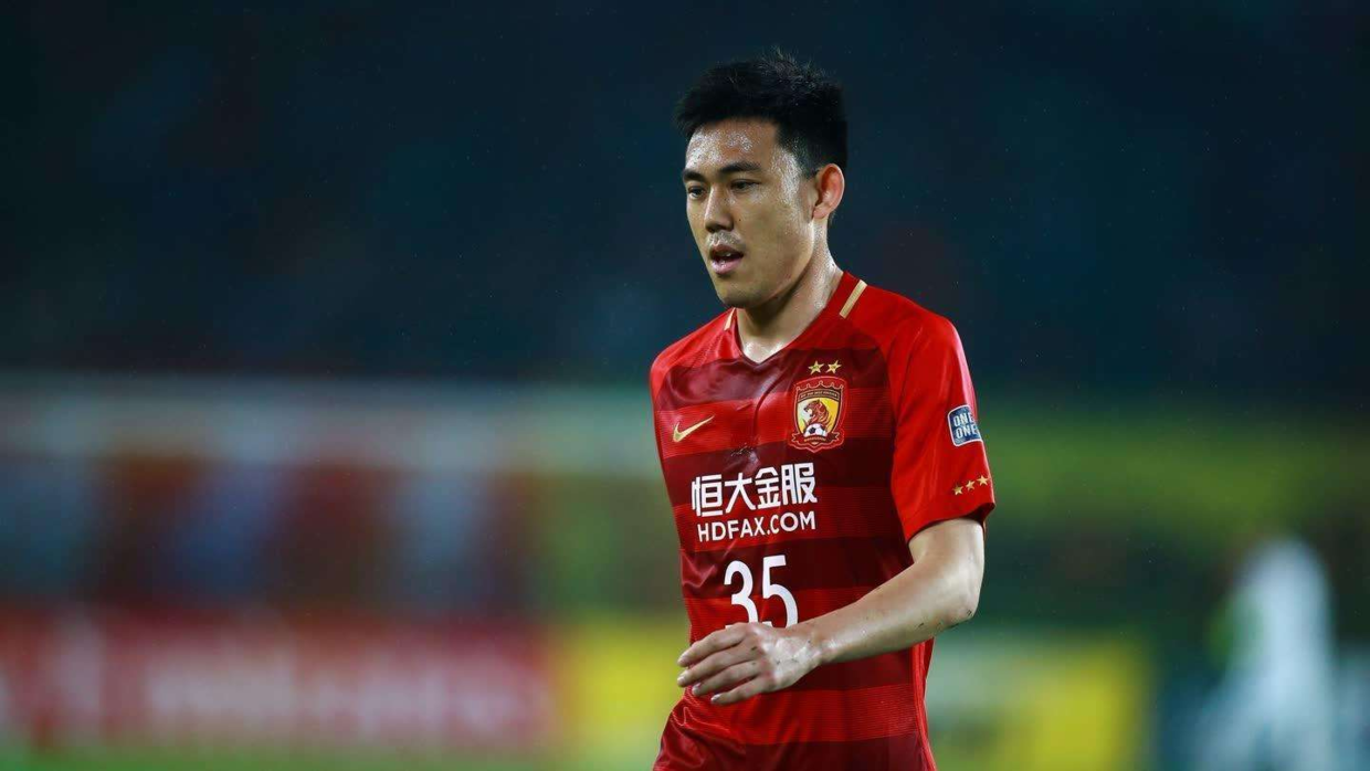 恒大挖掘机再度开动这次又伸向大连足球这位国脚留不住了