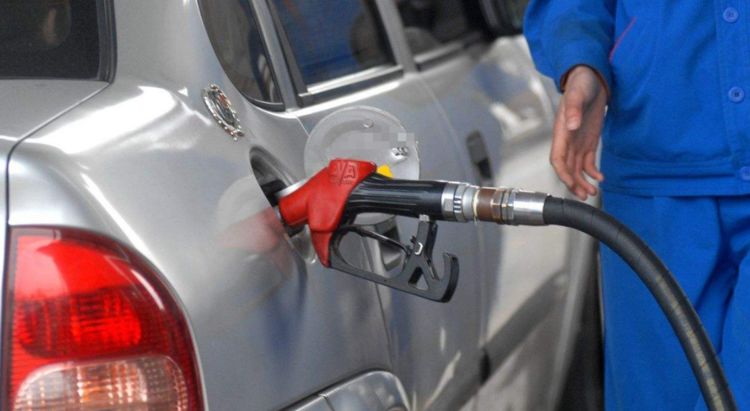 汽车油箱在左边和右边有啥区别?现在就告诉你,车主:总算明白了