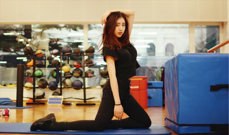 158奥运冠军,生娃后身材再升级,"韵味十足"|体操|邹凯|周捷_新浪新闻