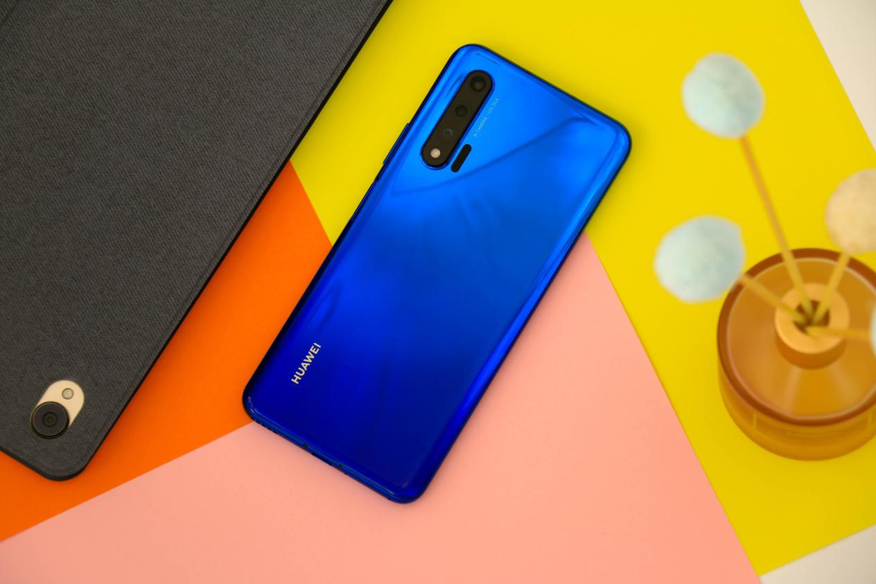 同样是5G手机 OPPO Reno3 Pro对比华为nova6 5G差在哪儿?