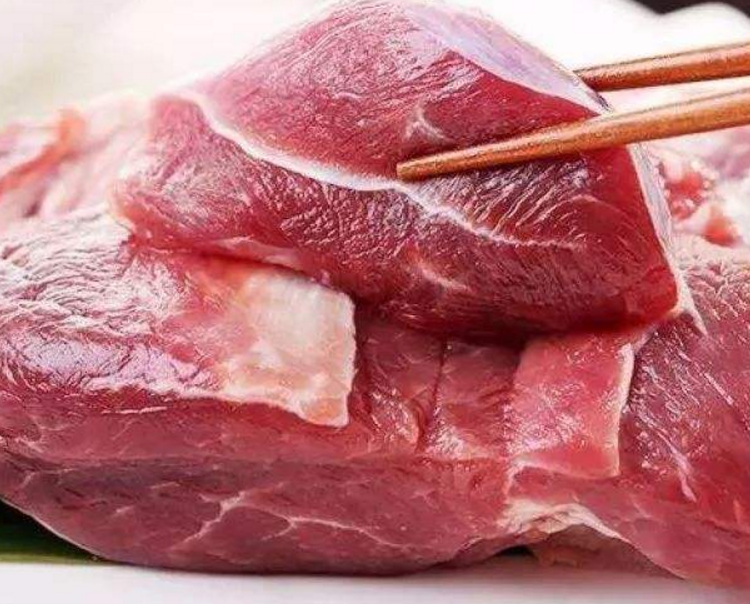 一斤猪肉涨到18元为啥猪肉馅包子价格却没变说了你别不相信