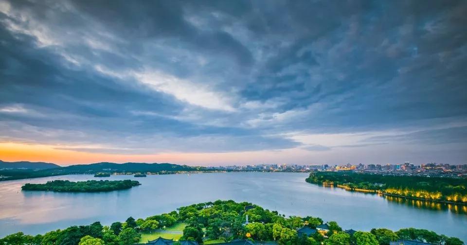 摄影构图中常用的"色彩对比"|色相|纯度|邻近色_新浪新闻