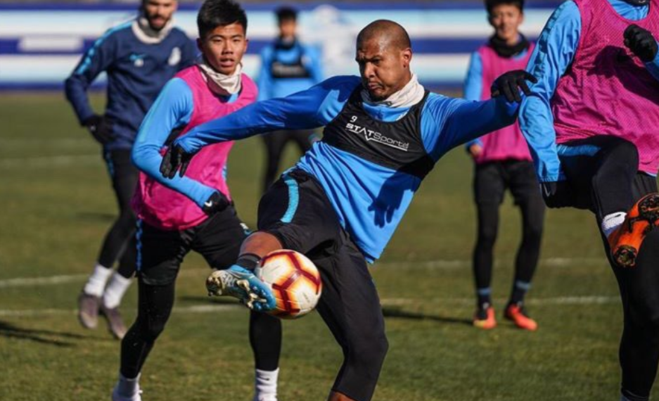 训练不放松!大连一方外援更新动态:只有最好的自己才能成为优势