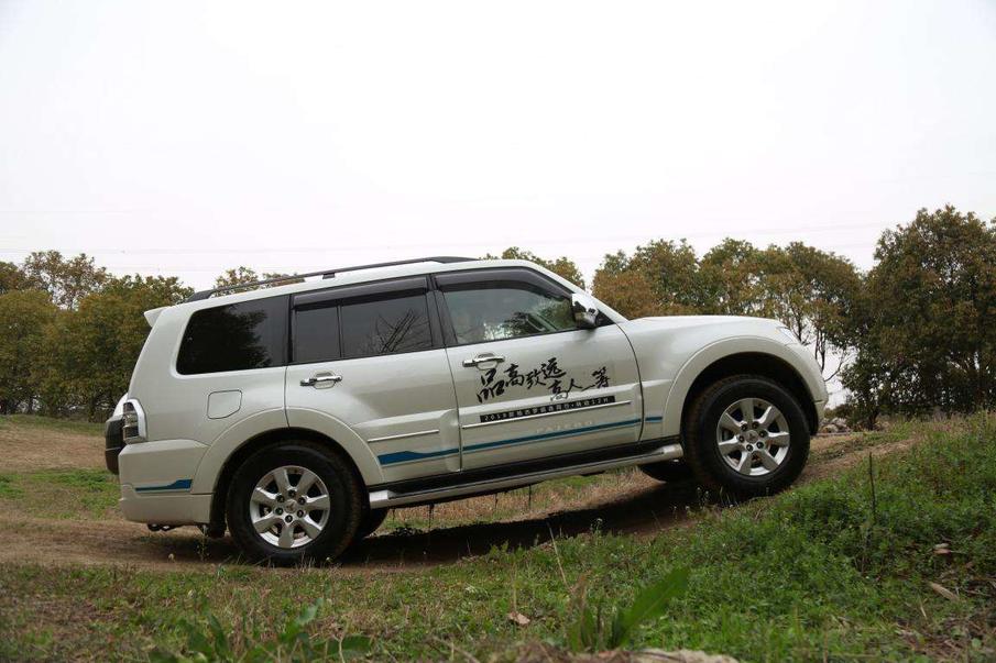 从入门到发烧：10-50万级硬派SUV推荐，款款都是穿越利器！