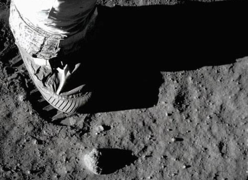 一张被误读的美国登月照片,你可能被它骗了50多年
