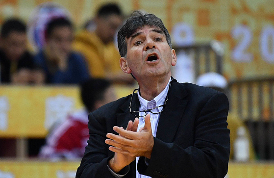 人称万总,疑似股东管理人员,安保不敢动|安保|贝帅|贝西诺维奇_新浪