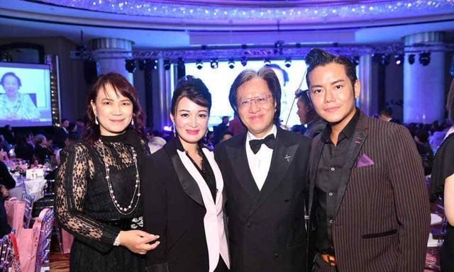 最近,李文辉更拿出过千万,投资给老婆创业做生意.