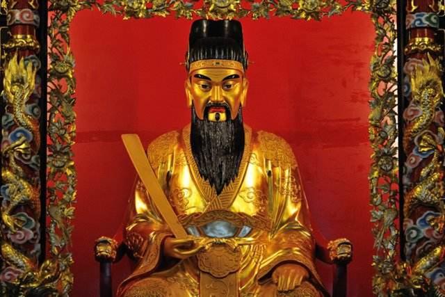 本是中国人的保护神,因朱元璋的一次册封,结果成贪污腐败的神仙