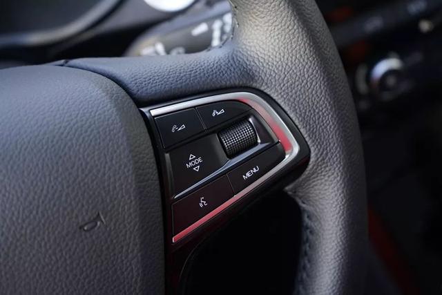 宝沃BX3标配1.4T发动机，高效的自然语音控制让人车交互有了温度