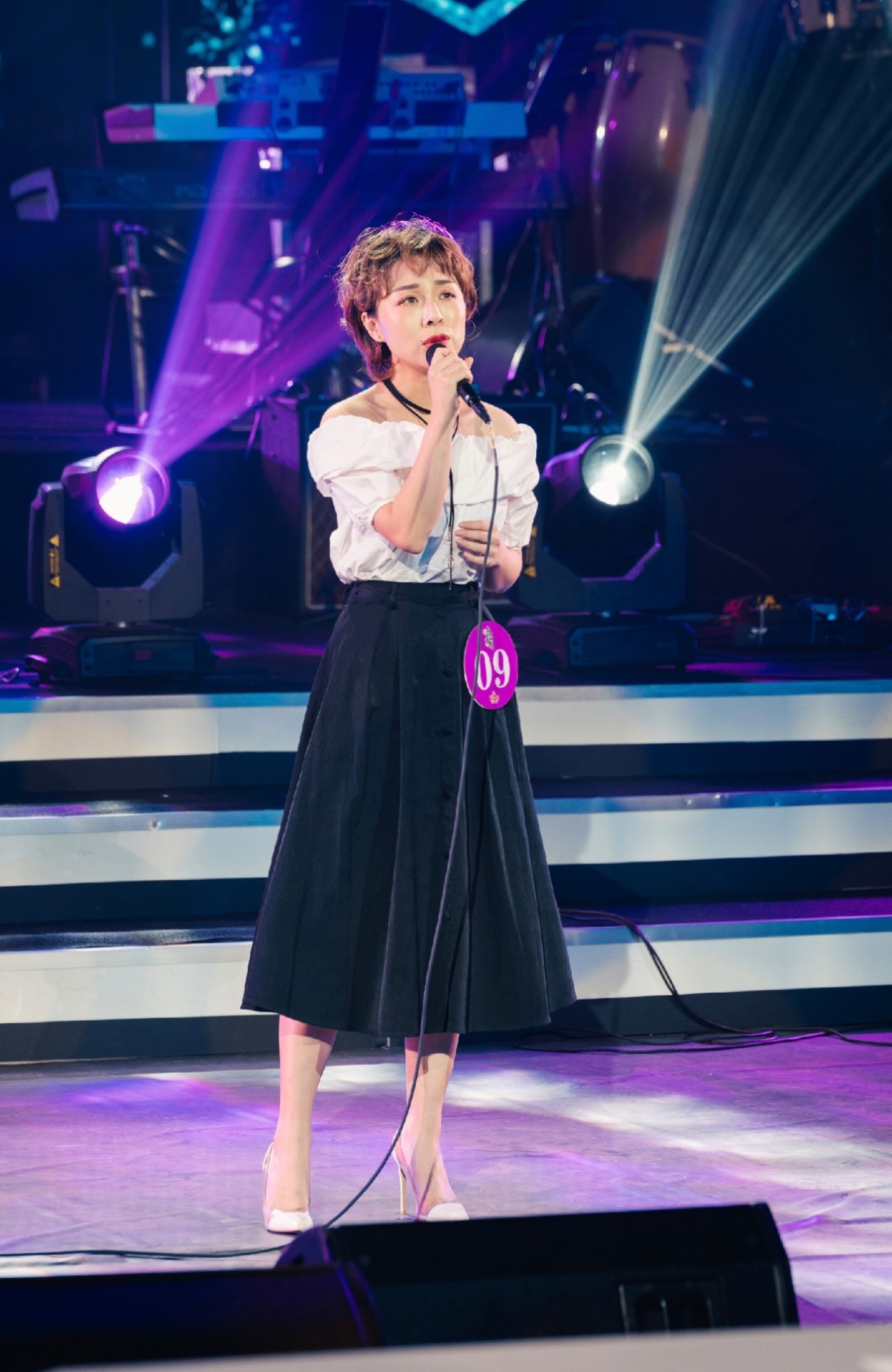 王巍《锤神》将映 妻子王奕丁献唱片尾曲"王炸"夫妇火力全开