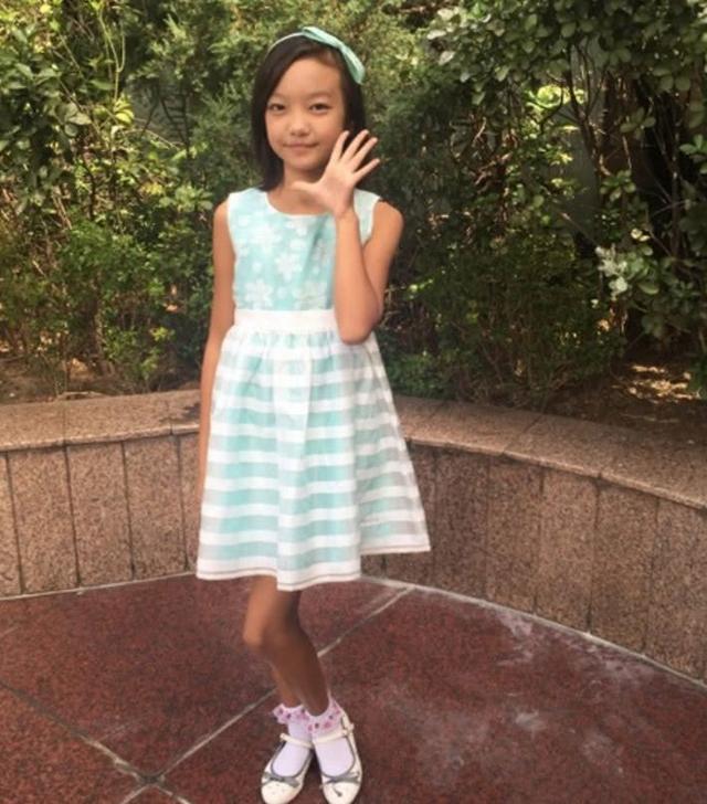 10岁女孩被称"小赵薇",脸型完全一模一样,就像赵薇亲女儿|周美君|赵薇